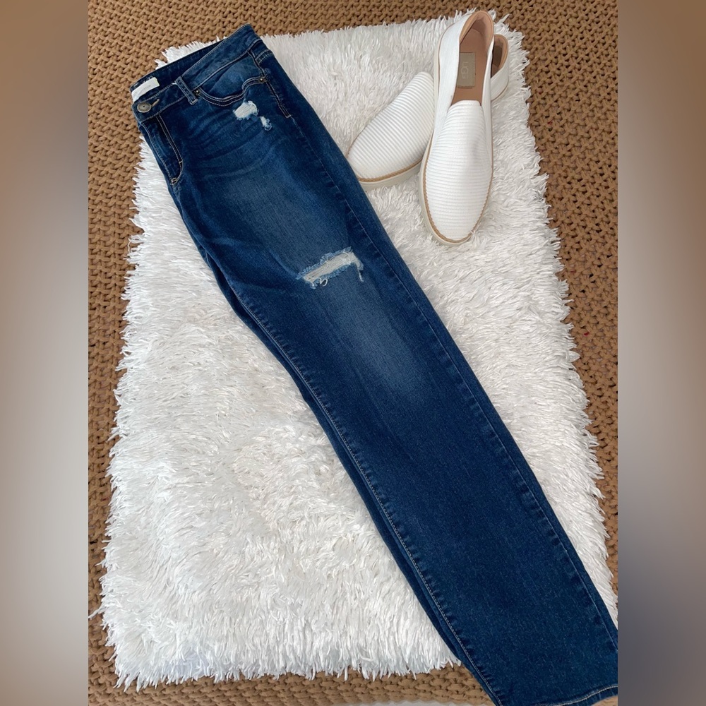 BCBG Dark Long Jeans Size 29